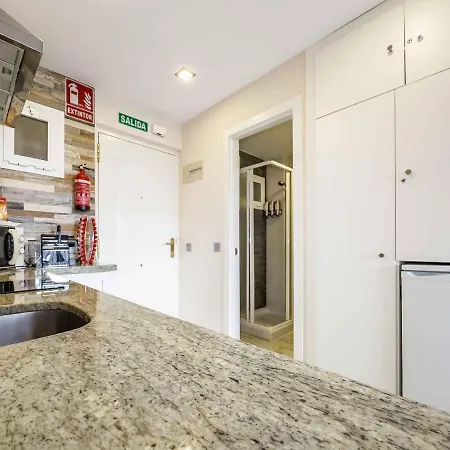 Sun Coast -- Superb With 4 Pools, Gardens & Breakfast Apartament