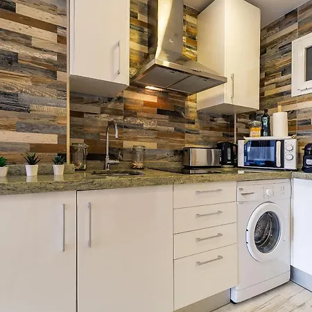 Sun Coast -- Superb Near The With Breakfast Apartment