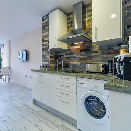 Sun Coast -- Superb With 4 Pools, Gardens&breakfast
